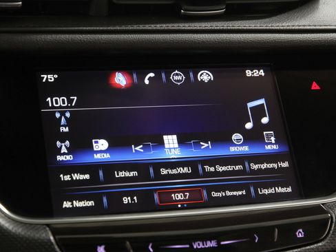 Used 2017 Cadillac XT5 Luxury w/ Driver Awareness Package image 10