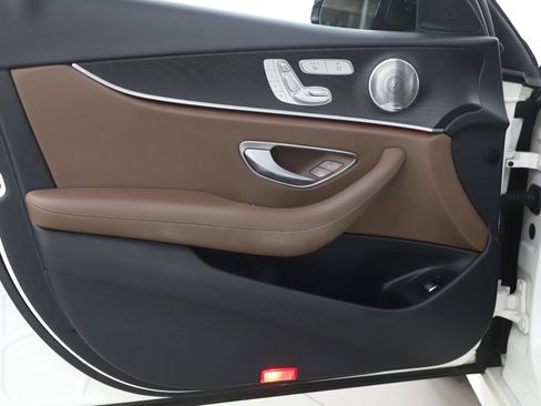 Used 2019 Mercedes-Benz E 300 4MATIC image 17