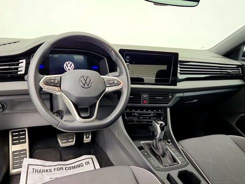 Used 2025 Volkswagen Jetta Sport FWD image 10
