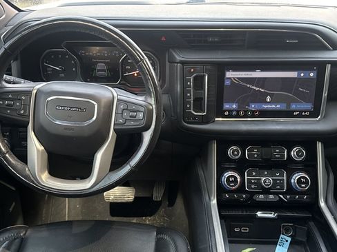 Used 2021 GMC Yukon Denali w/ Denali Premium Package AWD/4WD image 5