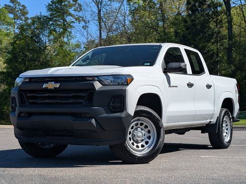 Used 2023 Chevrolet Colorado W/T image 4