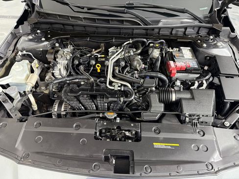 Used 2024 Nissan Altima 2.5 SV AWD/4WD image 22