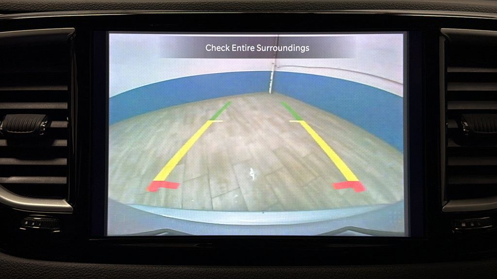 Used 2024 Chrysler Pacifica Touring-L FWD image 13