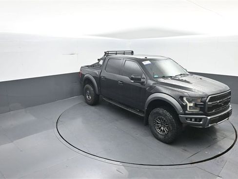 Certified 2018 Ford F150 Raptor w/ Equipment Group 802A Luxury image 23