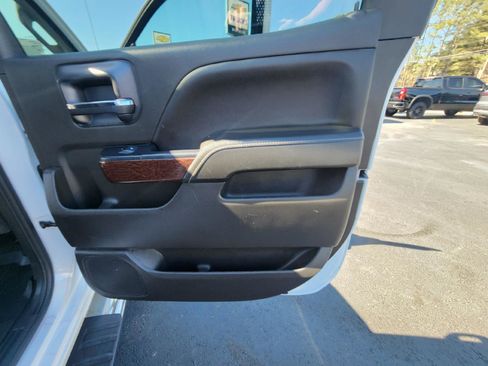 Used 2018 GMC Sierra 1500 SLT image 16