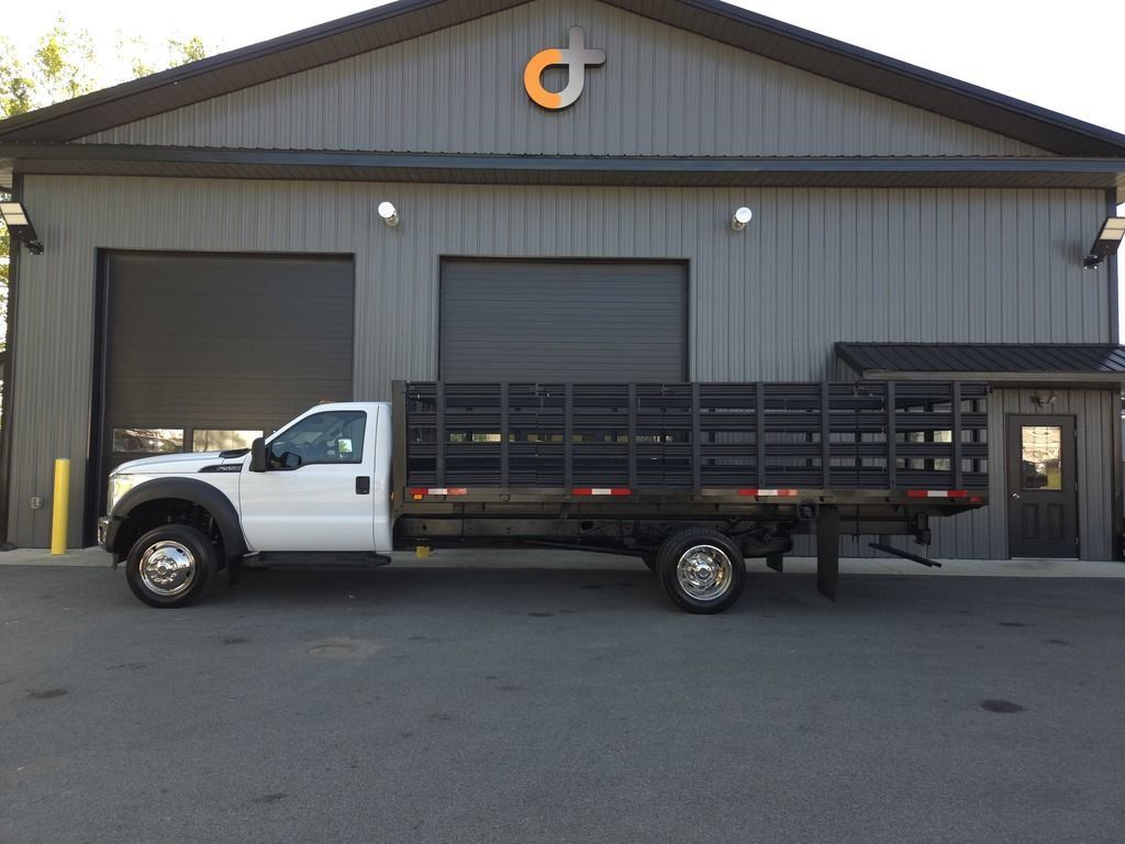 Used 2013 Ford F550 Luxury w/ XL Decor Group RWD image 1