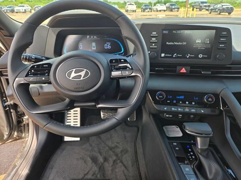 New 2026 Hyundai Elantra SEL Sport Premium FWD image 9