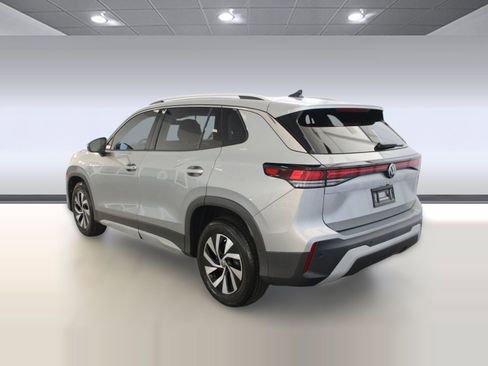 New 2025 Volkswagen Tiguan S FWD image 3