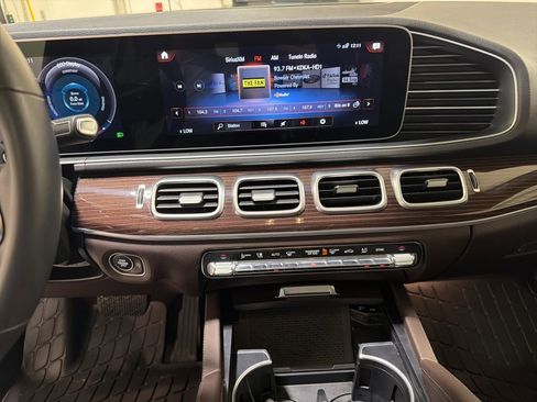 Used 2023 Mercedes-Benz GLE 350 4MATIC image 16