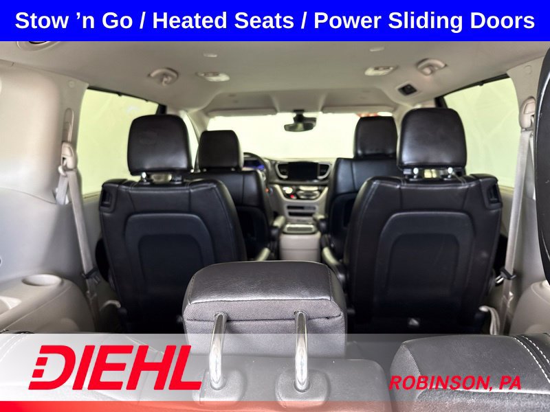 Used 2024 Chrysler Pacifica Touring-L FWD image 10
