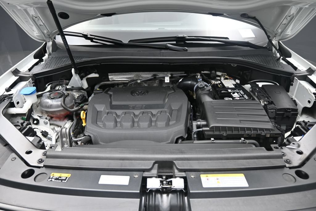 Used 2024 Volkswagen Tiguan SE FWD image 32
