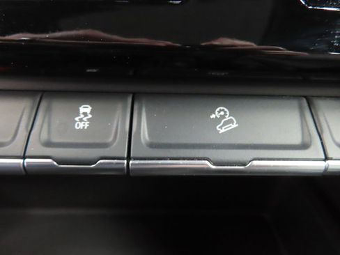 Used 2025 GMC Sierra 2500 AT4 w/ Technology Package AWD/4WD image 78