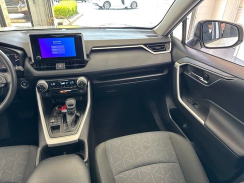 Used 2025 Toyota RAV4 XLE AWD/4WD image 44