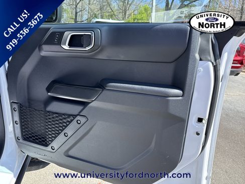 Used 2025 Ford Bronco Badlands image 37