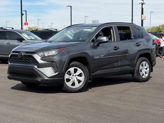 Used 2021 Toyota RAV4 LE FWD image 2
