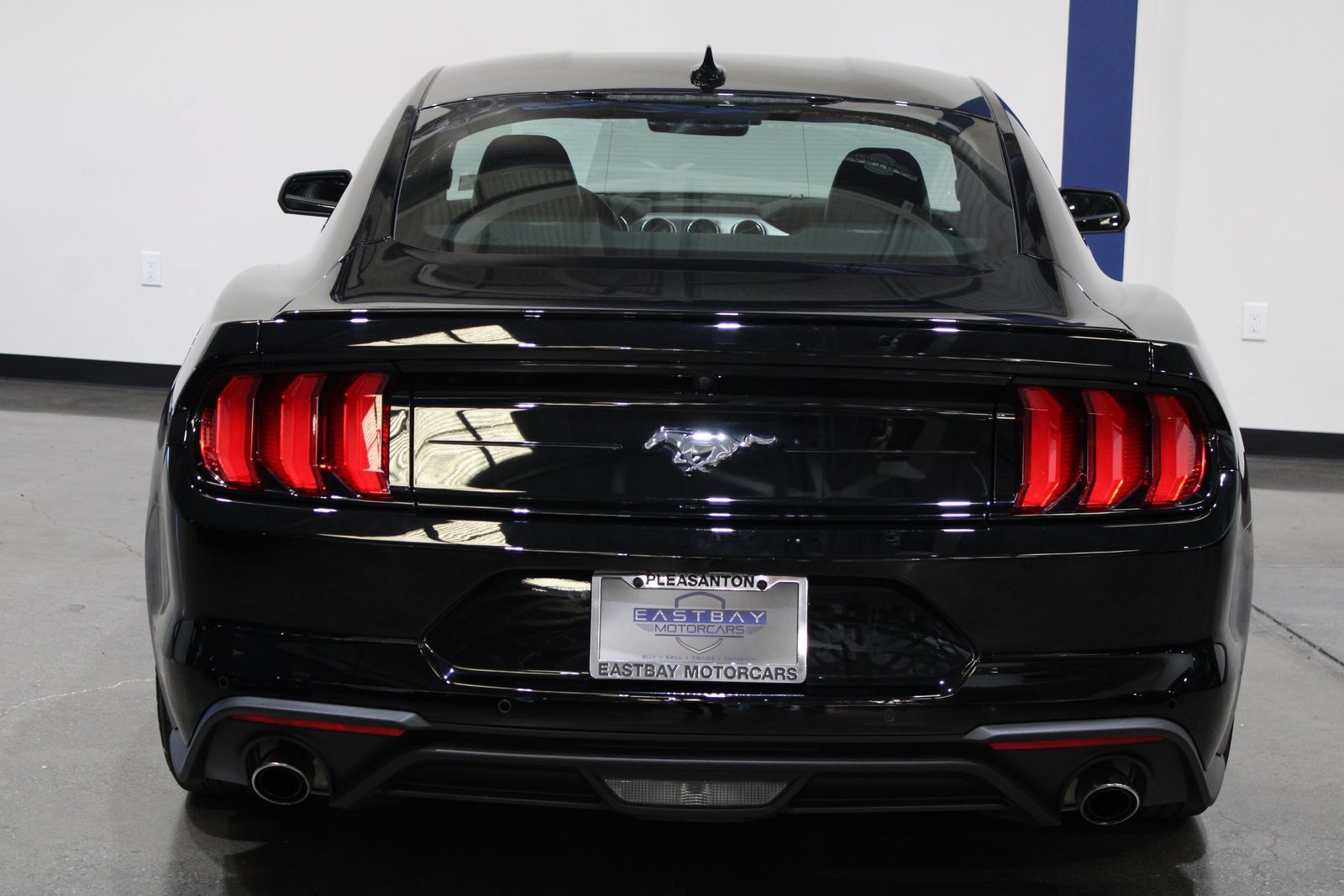 Used 2022 Ford Mustang Premium RWD image 8