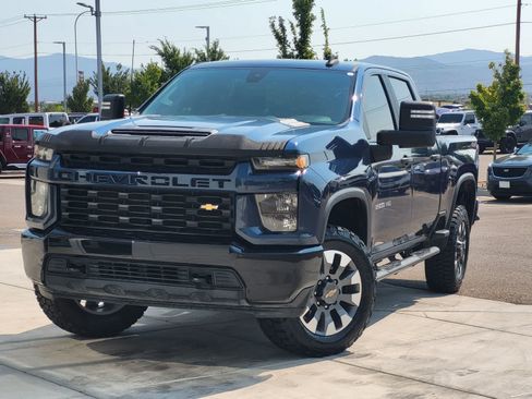 Used 2021 Chevrolet Silverado 2500 Custom w/ Custom Value Package AWD/4WD image 1