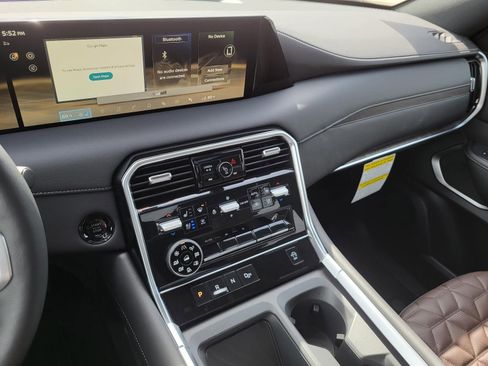 New 2026 Nissan Armada Platinum image 3