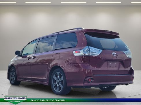 Used 2018 Toyota Sienna SE w/ SE Preferred Package FWD image 6