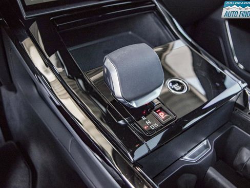 Used 2025 Land Rover Range Rover Sport SE image 18