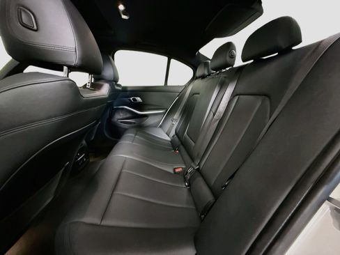 Used 2020 BMW 330i Sedan w/ Driving Assistance Package RWD image 25