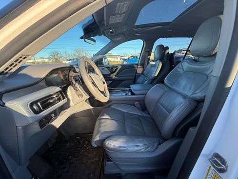 Used 2020 Lincoln Aviator Reserve w/ Equipment Group 202A image 11