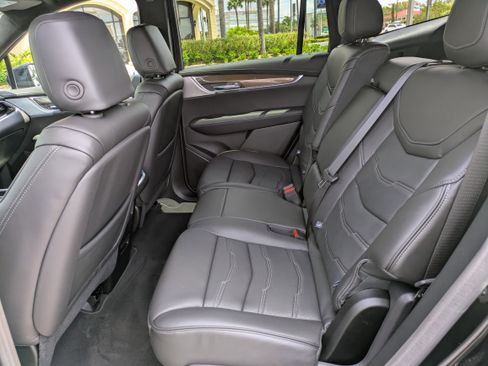 Used 2025 Cadillac XT6 Sport w/ Platinum Package AWD/4WD image 13