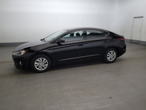 Used 2019 Hyundai Elantra SE w/ Cargo Package FWD image 2