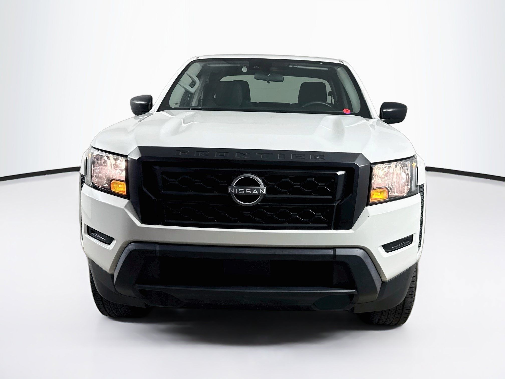 Used 2024 Nissan Frontier S RWD image 3