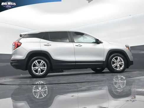 Used 2022 GMC Terrain SLE FWD image 24