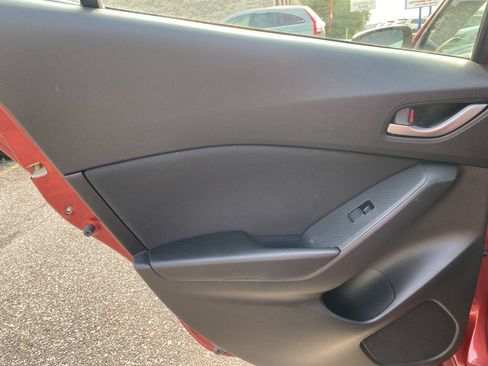 Used 2016 MAZDA MAZDA3 i Touring FWD image 12