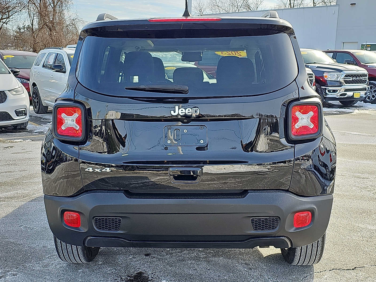 Certified 2023 Jeep Renegade Latitude w/ Sun/Sound Group AWD/4WD image 5