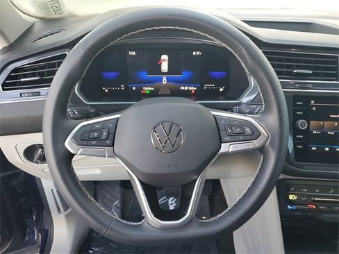 Certified 2023 Volkswagen Tiguan SE image 18