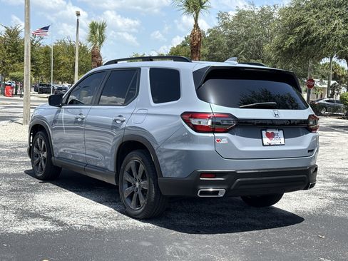 Certified 2025 Honda Pilot Sport image 9