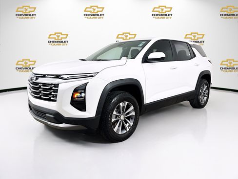 Used 2025 Chevrolet Equinox LT FWD image 3