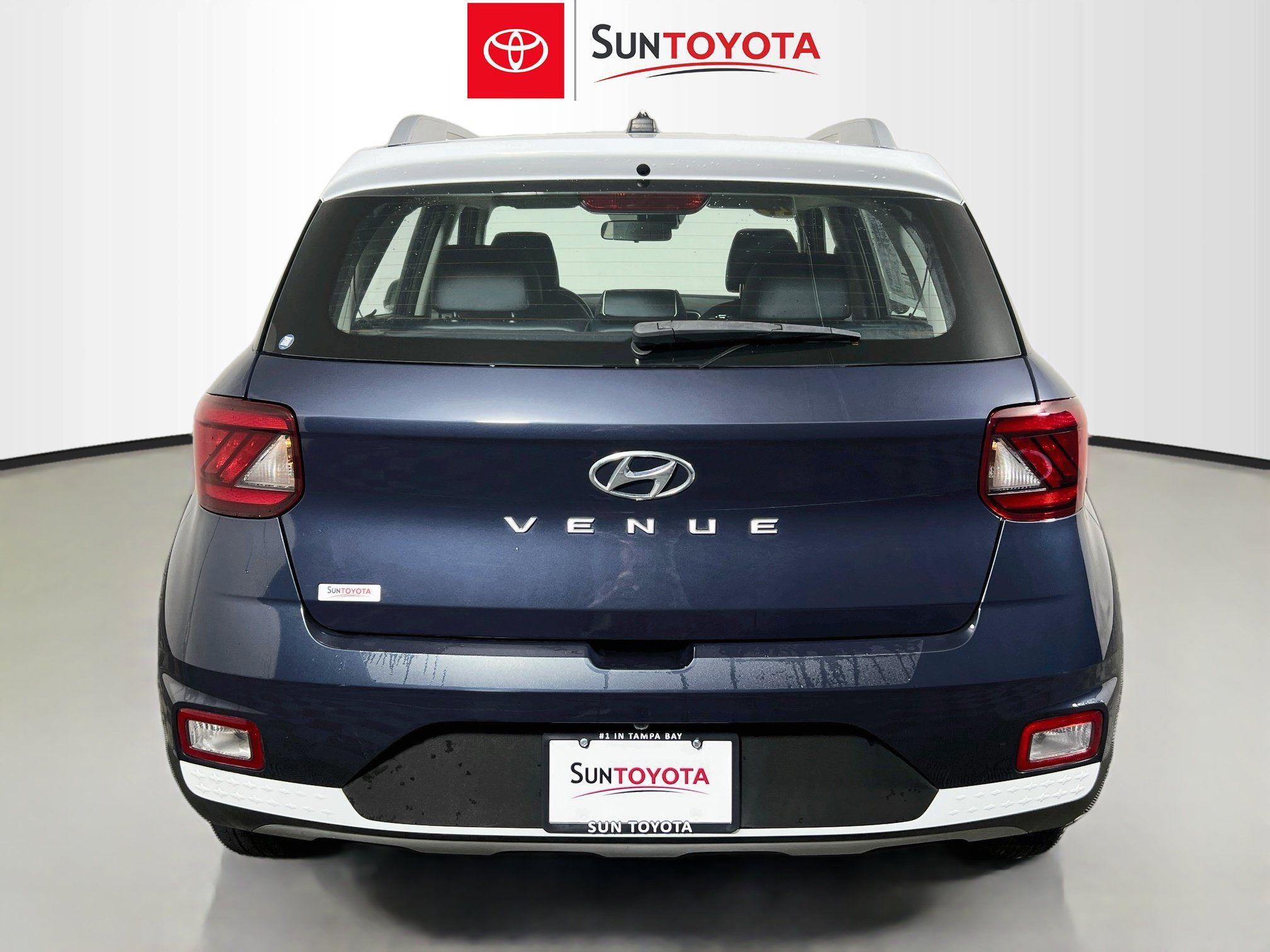 Used 2024 Hyundai Venue Limited FWD image 5