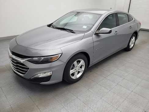 Used 2023 Chevrolet Malibu LT image 2