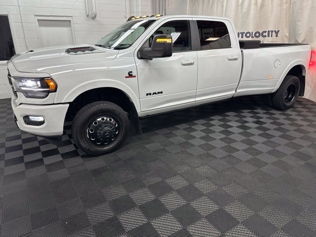 Used 2024 RAM 3500 Limited w/ Night Edition AWD/4WD image 5
