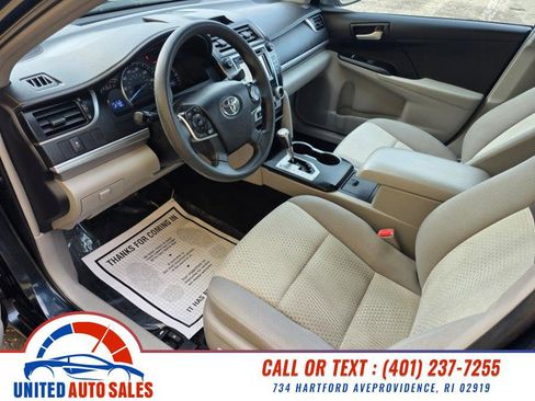 Used 2014 Toyota Camry LE image 9