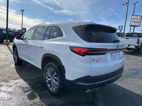 Used 2025 Buick Enclave Preferred image 5