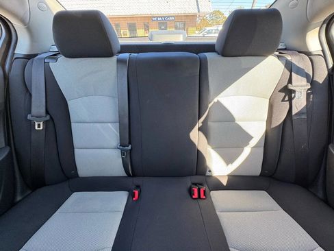 Used 2016 Chevrolet Cruze LS image 28
