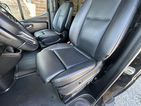 Used 2019 Mercedes-Benz Sprinter 2500 image 43