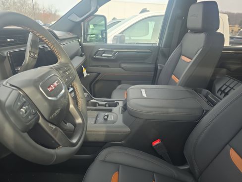 New 2026 GMC Sierra 2500 AT4 w/ AT4 Premium Plus Package image 5