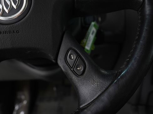 Used 2005 Buick Rainier CXL image 28