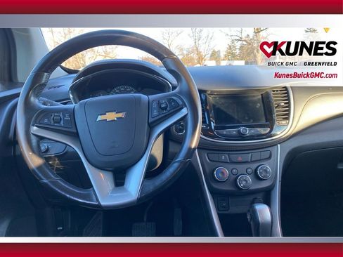 Used 2019 Chevrolet Trax LT w/ LT Convenience Package image 33