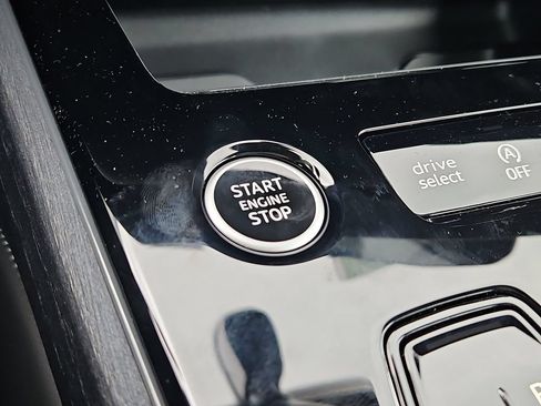 New 2026 Audi A6 Premium Plus AWD/4WD image 17