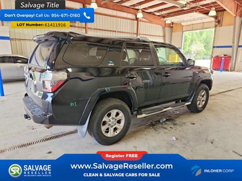 Used 2017 Toyota 4Runner SR5 AWD/4WD image 4