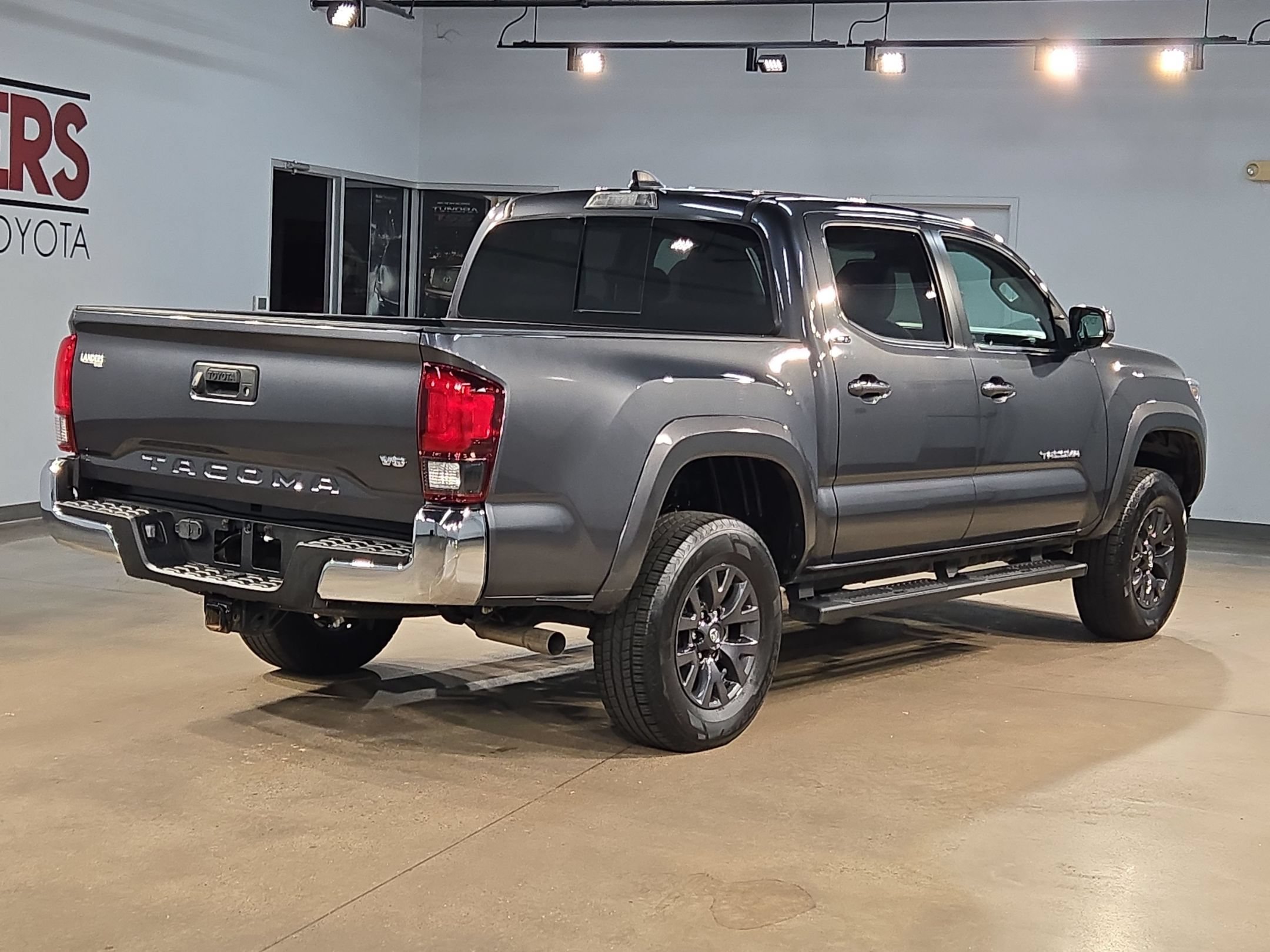 Used 2023 Toyota Tacoma SR5 RWD image 7