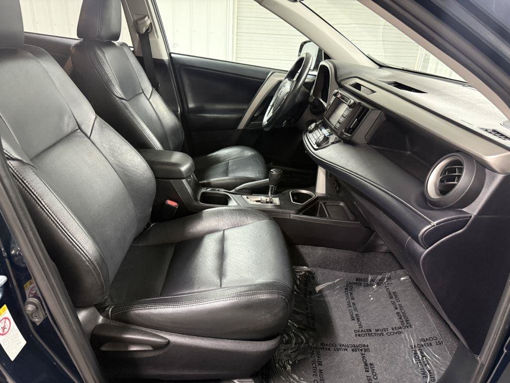Used 2018 Toyota RAV4 XLE AWD/4WD image 32