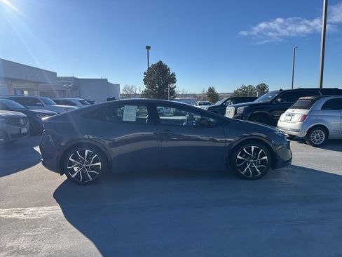 Used 2024 Toyota Prius Prime Premium image 6